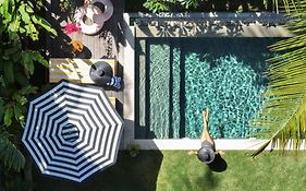 Loop Villas