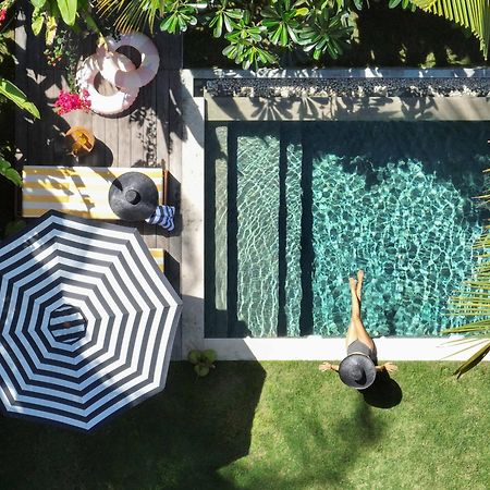 Loop Villas Kuta  Buitenkant foto